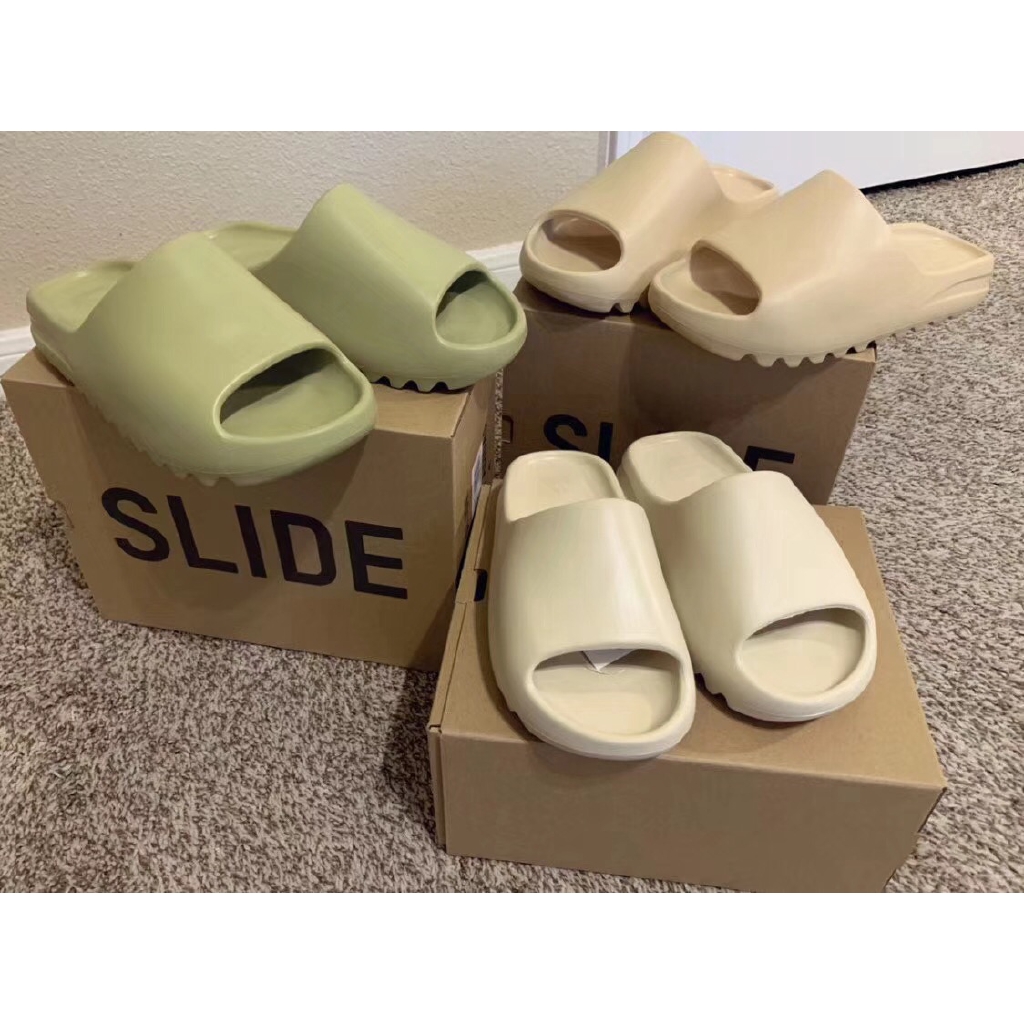 Yeezy Slide Desert Sand Bump