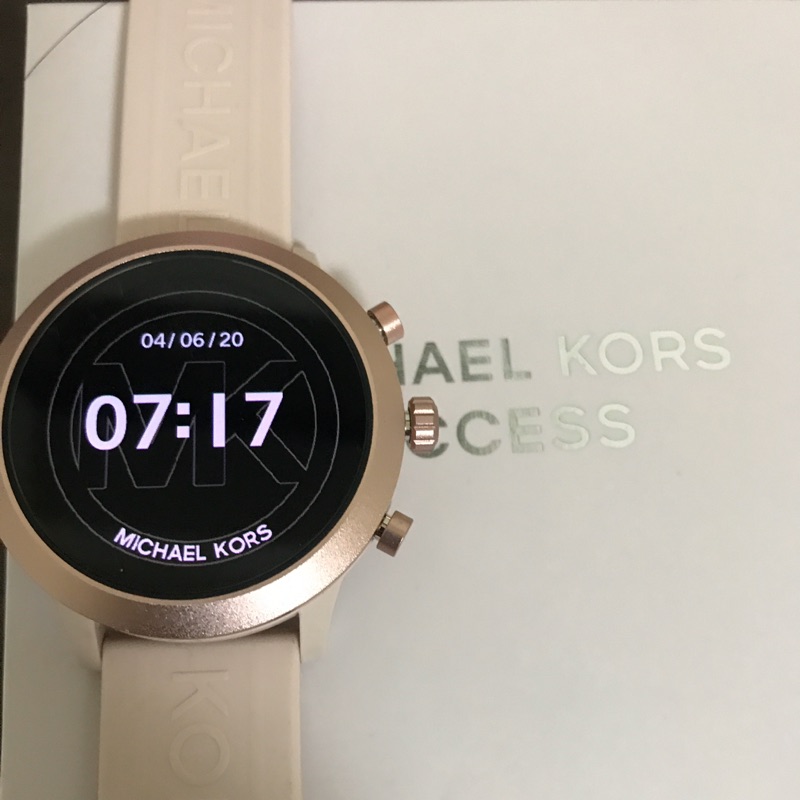 michael kors access model dw2c