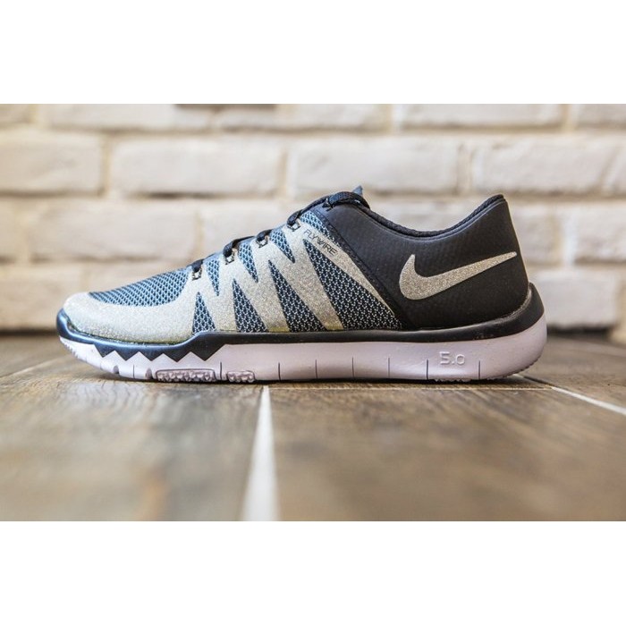 nike free trainer v5