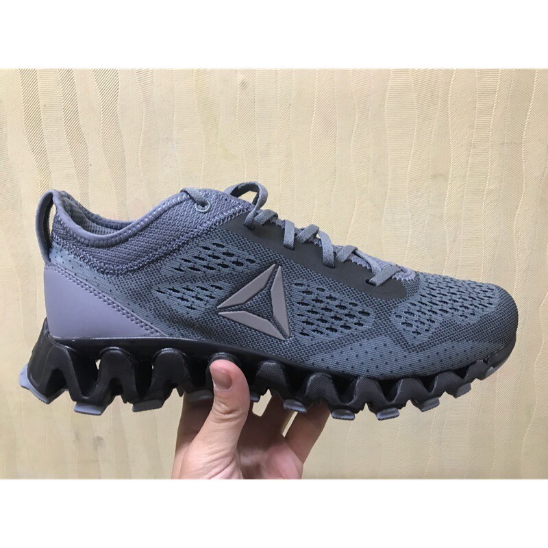 reebok zig explorer