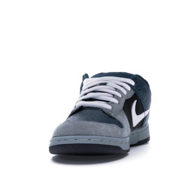 nike dunk low pro sb futura