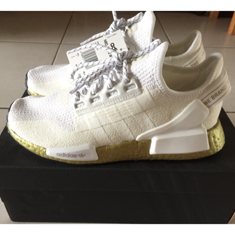 NMD R1 Shoes in 2020 Shoes Sneakers Adidas sneakers