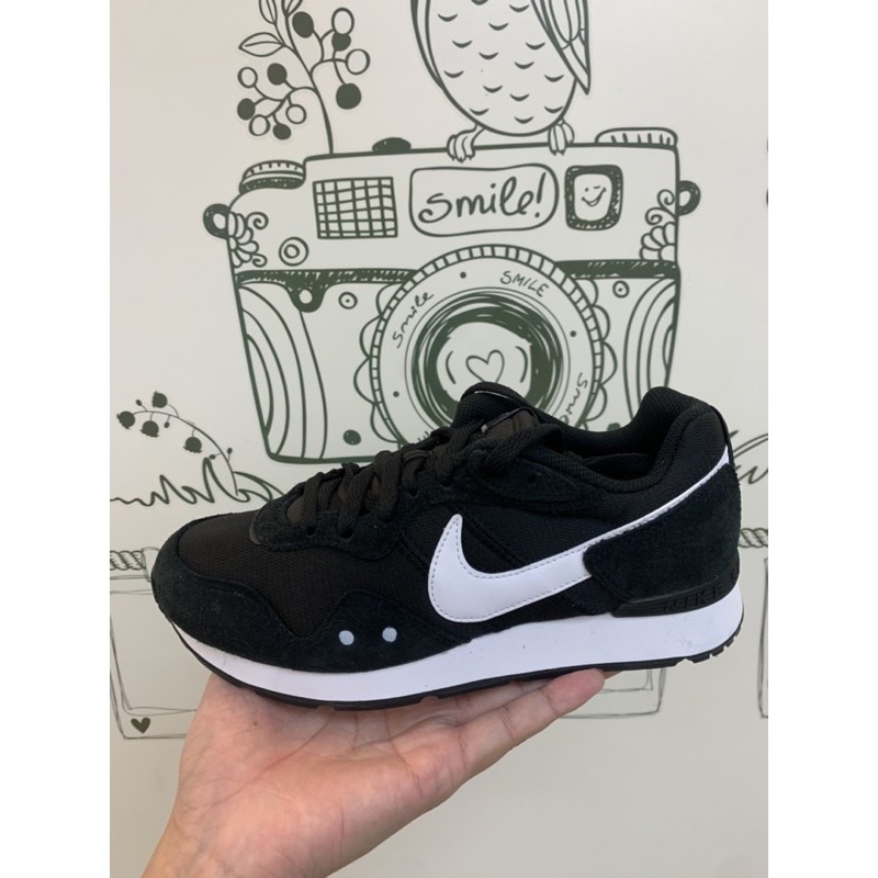 NIKE W VENTURE RUNNER WIDE 黑白 復古 慢跑 拼接 DM8454-001