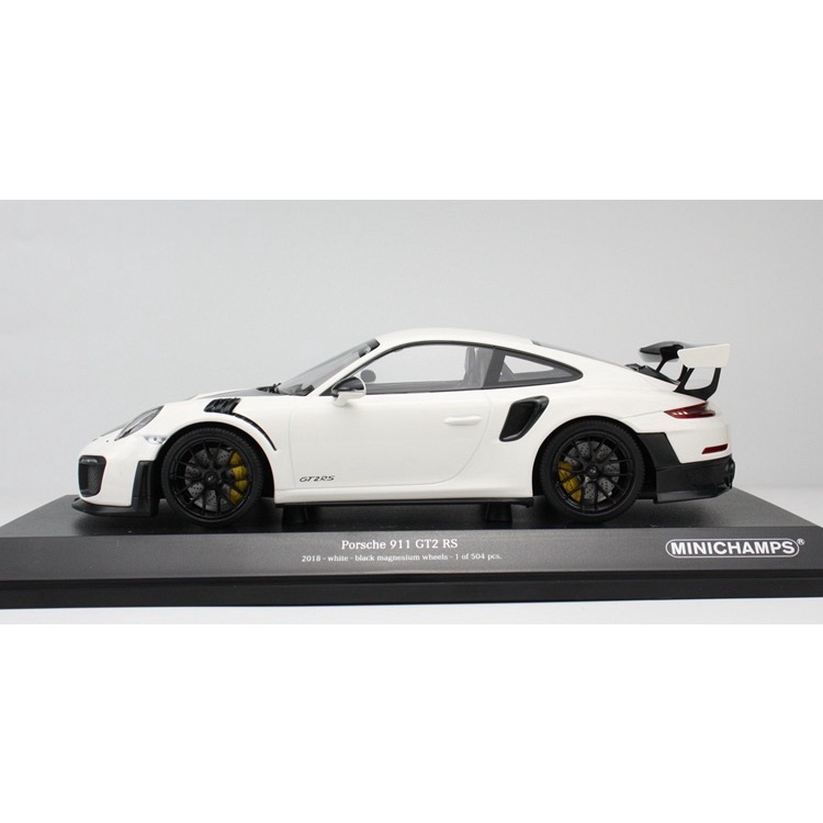Minichamps 1:18 Porsche 911 GT2 RS  GT2RS白車身/黑輪框/黑引擎蓋