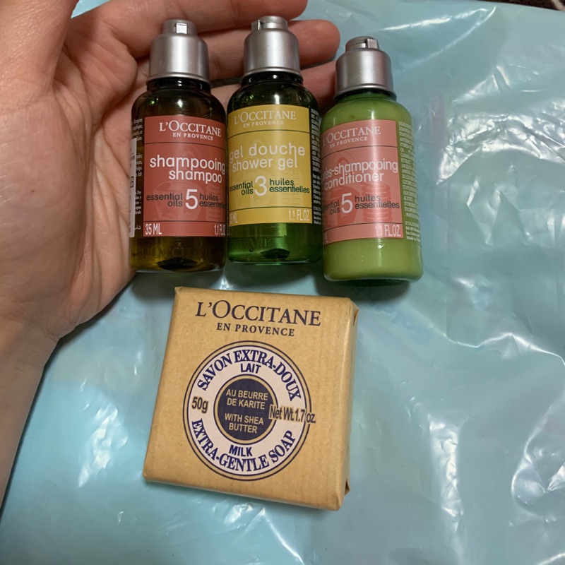 loccitane 歐舒丹 4件旅行組 草本洗髮精/潤髮乳/沐浴膠/乳油木牛奶皂