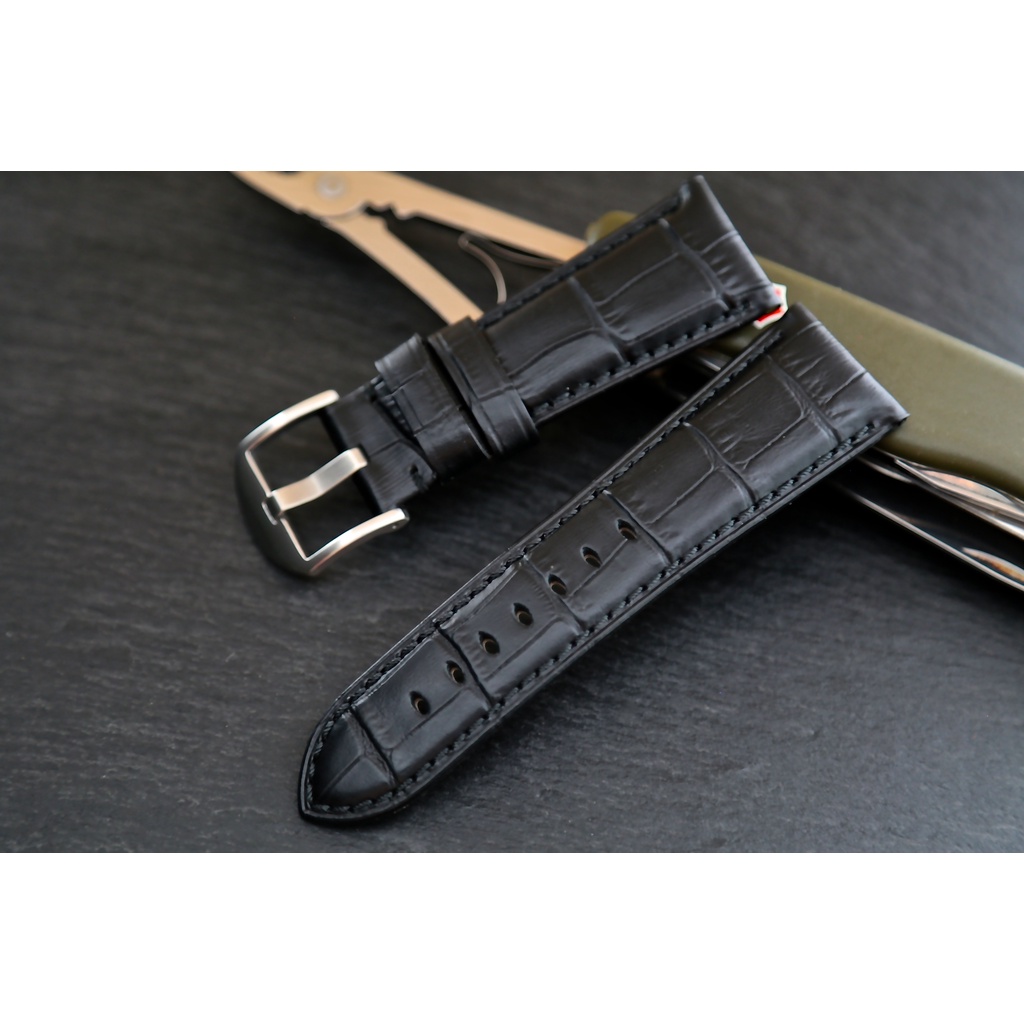 26mm收22mm 小沛的新衣 黑色高質感可替代panerai原廠錶帶之壓鱷魚皮紋真牛皮錶帶