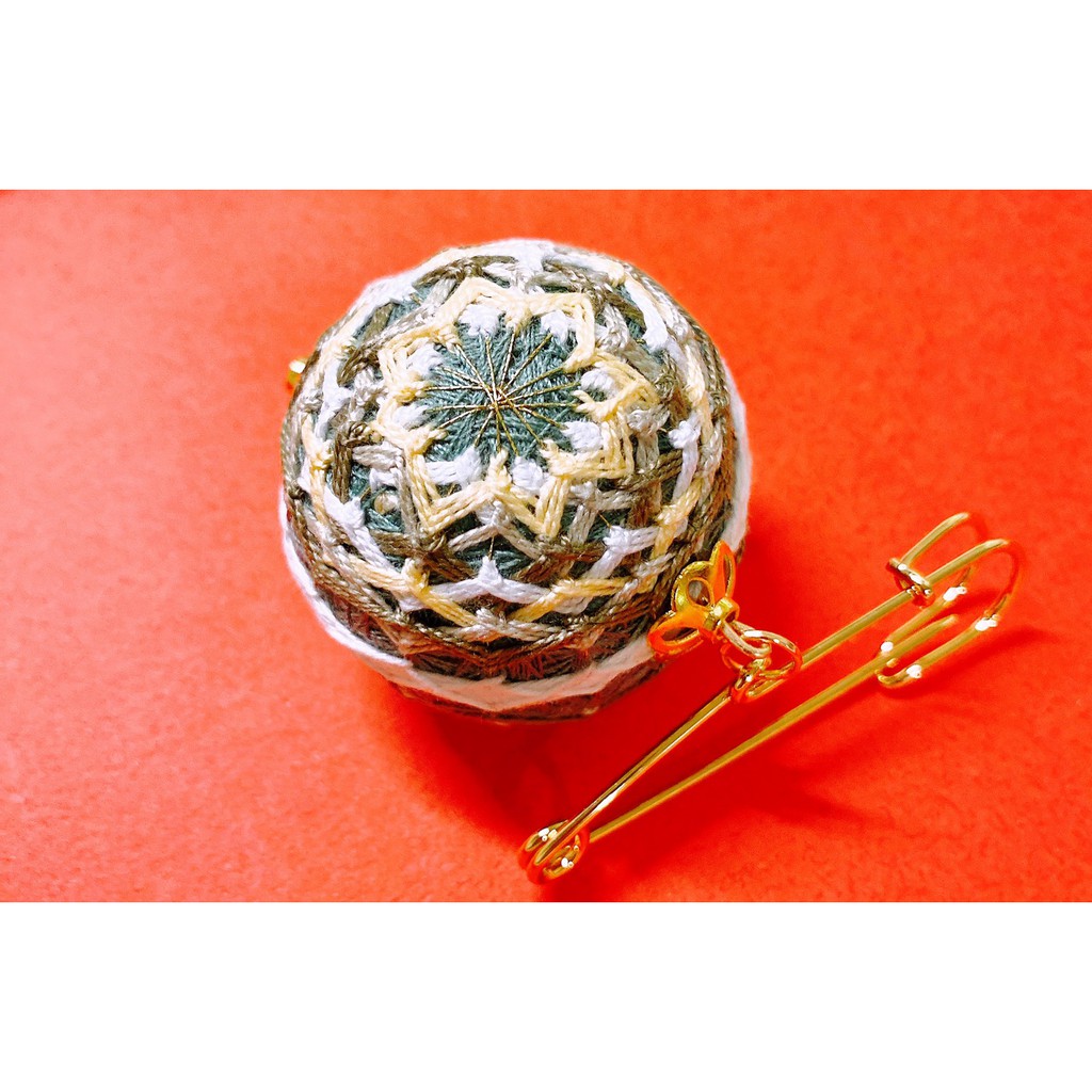 拾柒 福壽草 手作手鞠球掛飾 別針 鑰匙圈 Hand Made Temariball 手まり てまり 手毬 手鞠 蝦皮購物