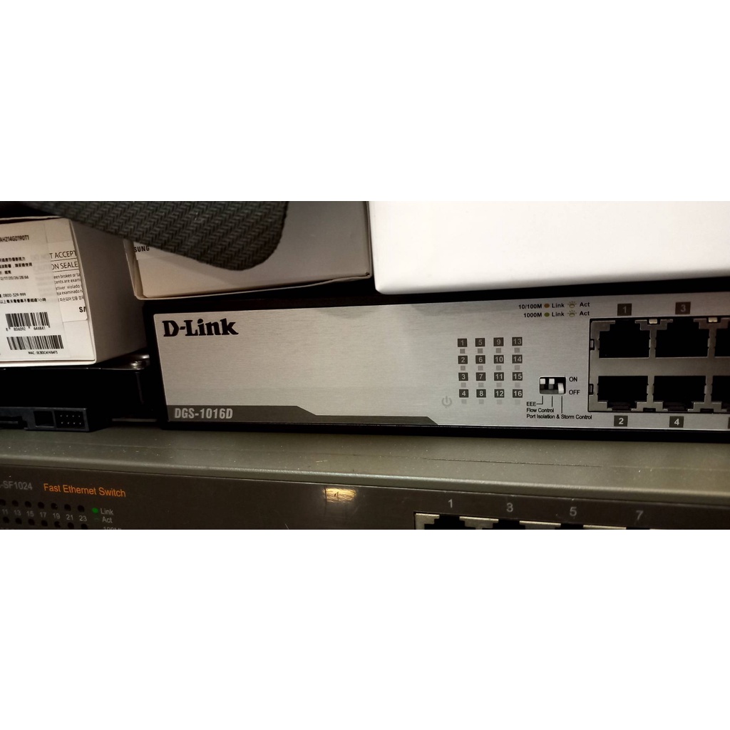 D-Link 友訊 DGS-1016D 企業網路 16埠 Gigabit 10/100/100 節能型交換器