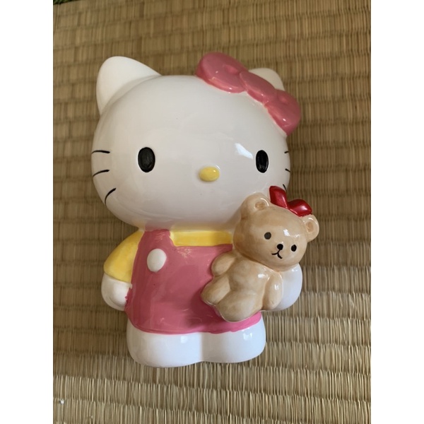 a專屬賣場 日本三麗鷗正品哈囉凱蒂貓hello kitty Sanrio 抱熊 存錢筒 撲滿