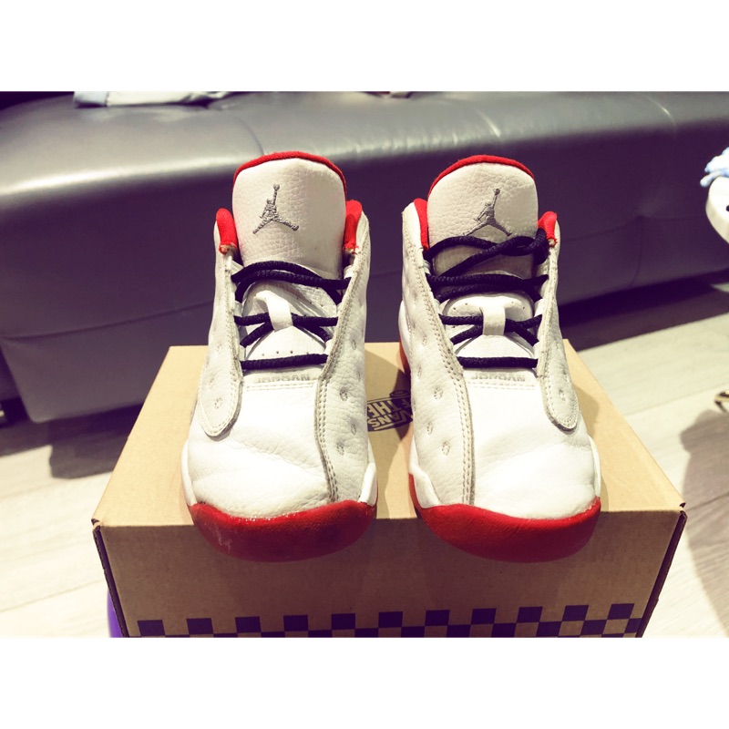 AIR JORDAN 13 Retro 童鞋 16cm，只有週末才穿。台北微風旗艦店購入，搬家時鞋盒弄丟。