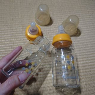 二手 2個70元 Combi玻璃奶瓶100ml｀