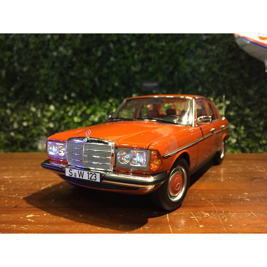 1/18 Norev Mercedes-Benz 200 W123 Red B66040653【MGM】