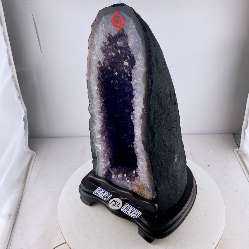 H2904頂級巴西火型紫水晶洞含座重：14.8kg  高44cm寬度25cm厚度25cm，洞深7cm （紫晶洞