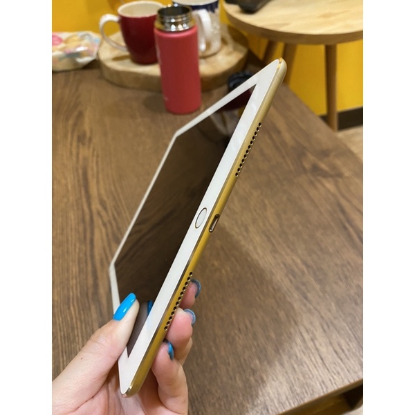 iPad Pro 9.7吋 香檳金 128G 二手平板 贈全新保護殼