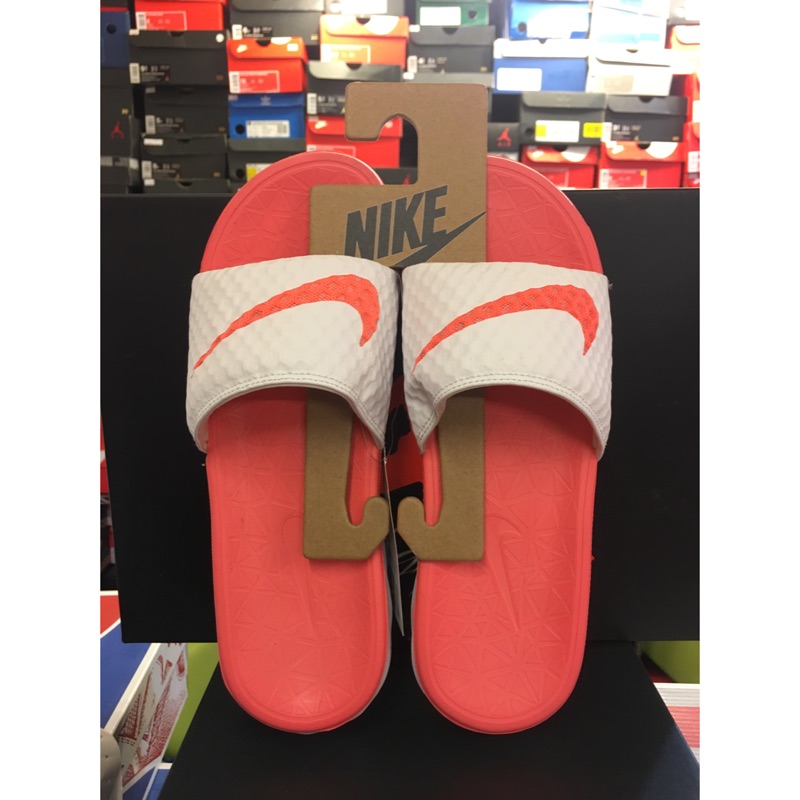 NIKE BENASSI SOLARSOFT 粉橘 705475-180