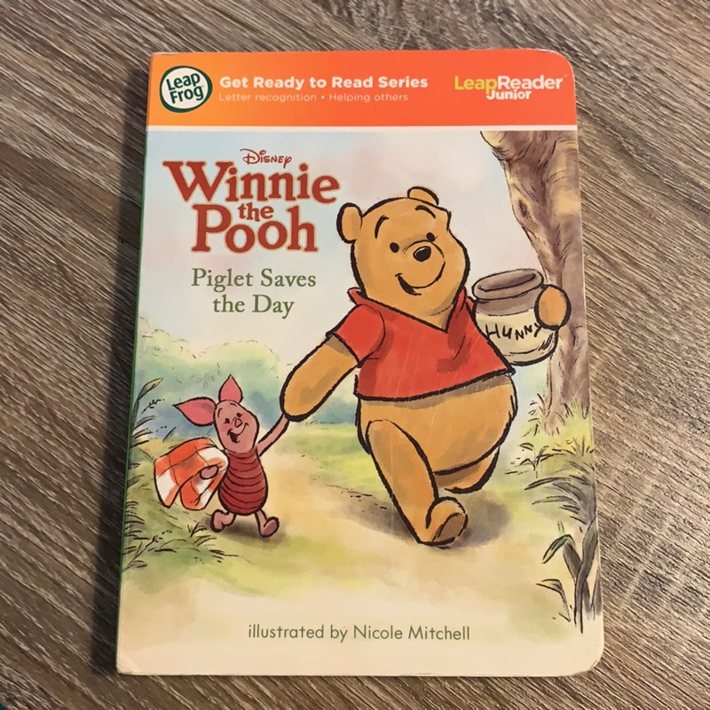 Disney Winnie The Pooh Piglet Save The Day 英文童書 蝦皮購物