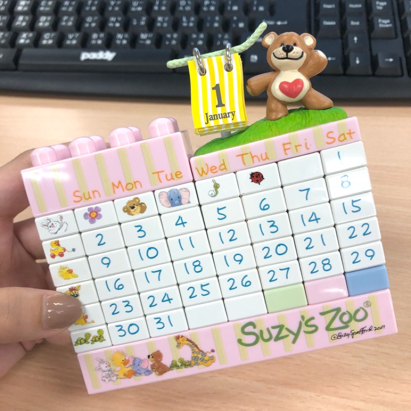 Suzy’s zoo 梨花熊 萬年曆 萬年積木桌曆 桌曆 辦公室小物（二手）