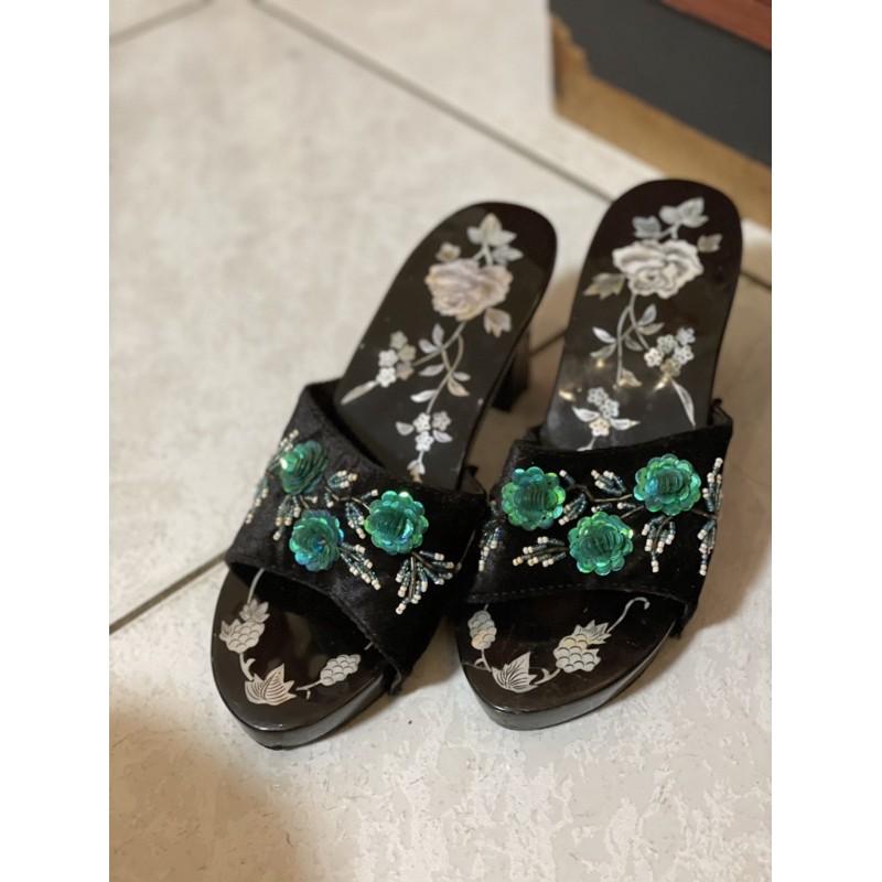 二手 華麗中國圖騰花朵串珠鑲嵌 黑色中跟高跟露指涼鞋拖鞋
