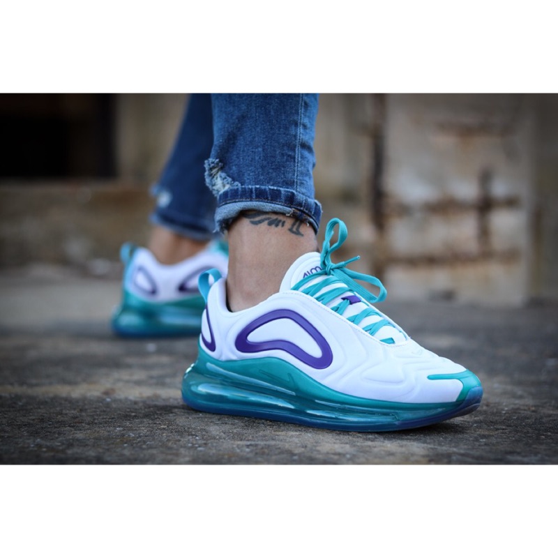 nike air max 720 violet