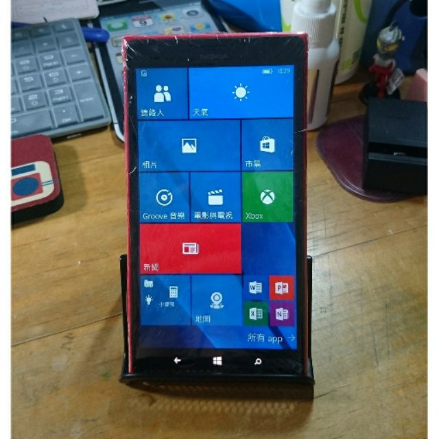Nokai Lumia 1520 原廠紅色外殼  約九成新  2000萬像素  無線充電   6吋  震動及前鏡頭失效