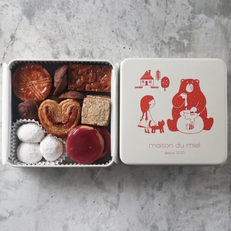 （預購，隨時收單，無法和其他商品合購）日本名古屋甜點店Maison du miel 女孩與大熊手工餅乾鐵盒組