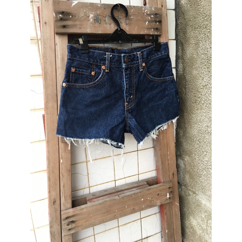 W27 高腰 Levis 牛仔短褲 506 二手Levi's 高腰短褲 反折短褲 二手 丹寧牛仔褲 夏日必備 深色 顯瘦