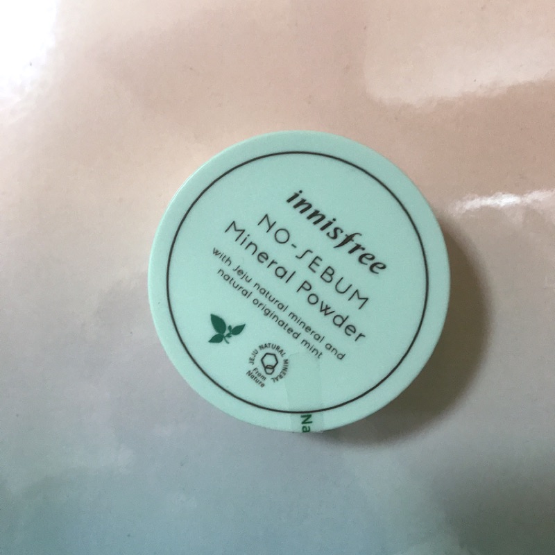 Innisfree控油蜜粉