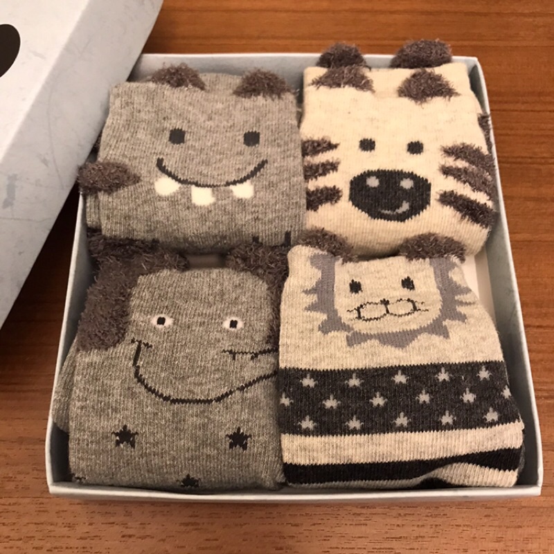 全新 現貨 Caramella 可愛動物童襪4雙禮盒組 立體動物造型童襪 中筒襪 卡通 彩棉 日系風格 男童襪 棉襪