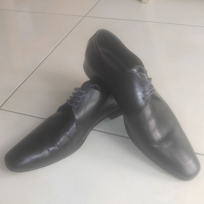 二手 超級新非常乾淨 HUGO BOSS 義大利製 黑色手工綁帶皮鞋 紳士鞋