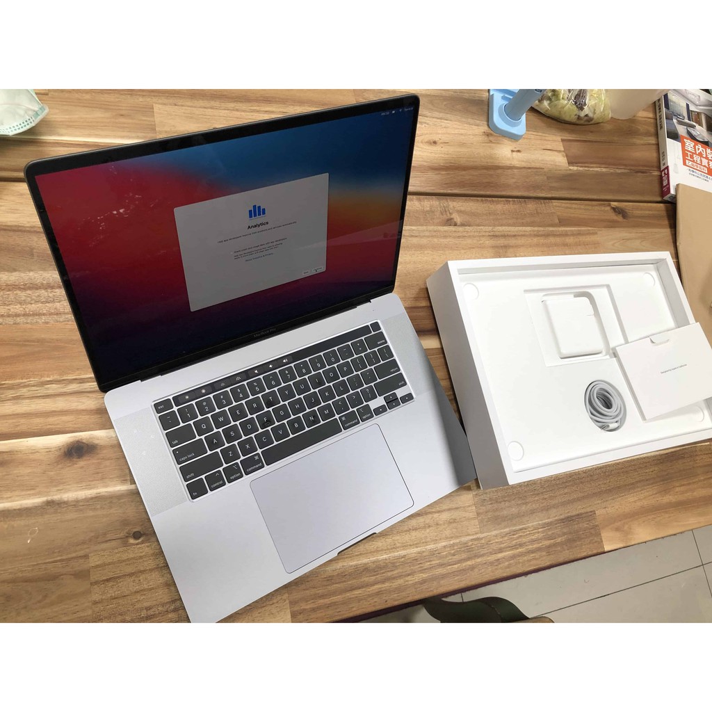 MacBook pro 16吋 2021 i9 1tb SSD AMD 5500m 顯卡 2019 late 保固內i7