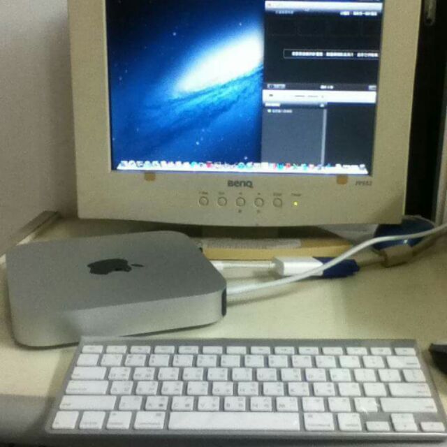 4核心 i7 2.3GB Mac mini 2012 + 原廠藍芽鍵盤 + 原廠VGA轉接頭