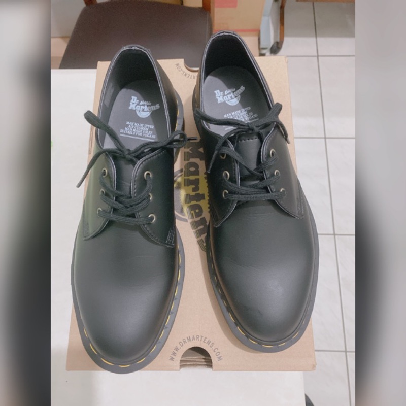 dr martens 1461 vegan black