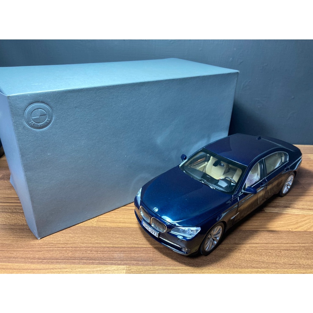 【收藏模人】Kyosho BMW F02 750li 大七 大7 帝王藍 模型車 1:18 1/18