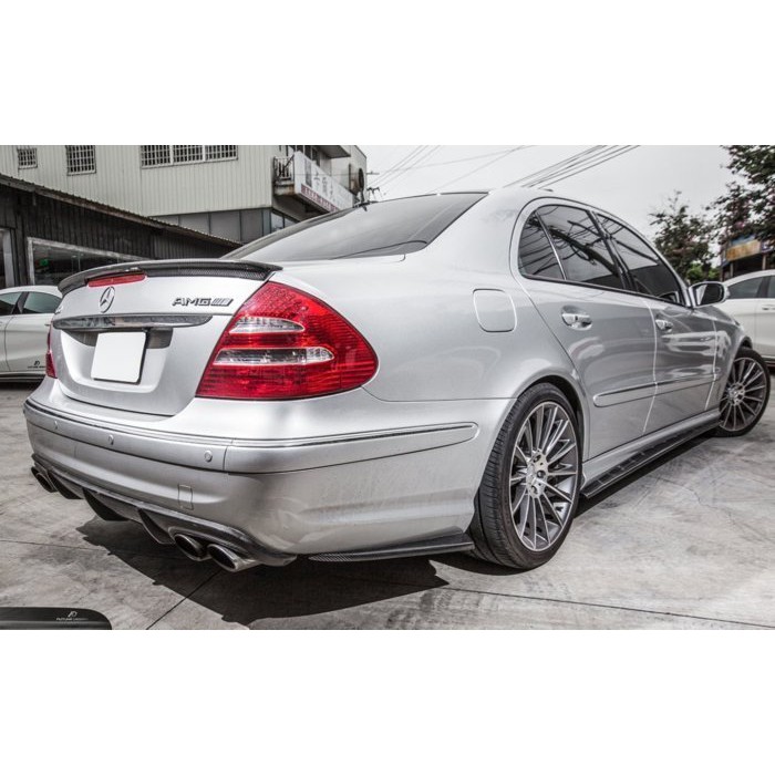 政銓企業 Benz W211 Amg款碳纖維卡夢carbon 尾翼現貨供應密合度保證e350 E63 蝦皮購物