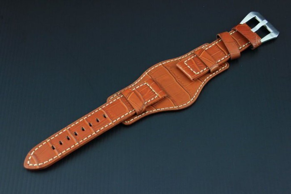 22mm皮底皮面Banda出品panerai小沛的新衣 bund watch strap飛行軍錶風格,錶帶鱷魚皮紋,棕白