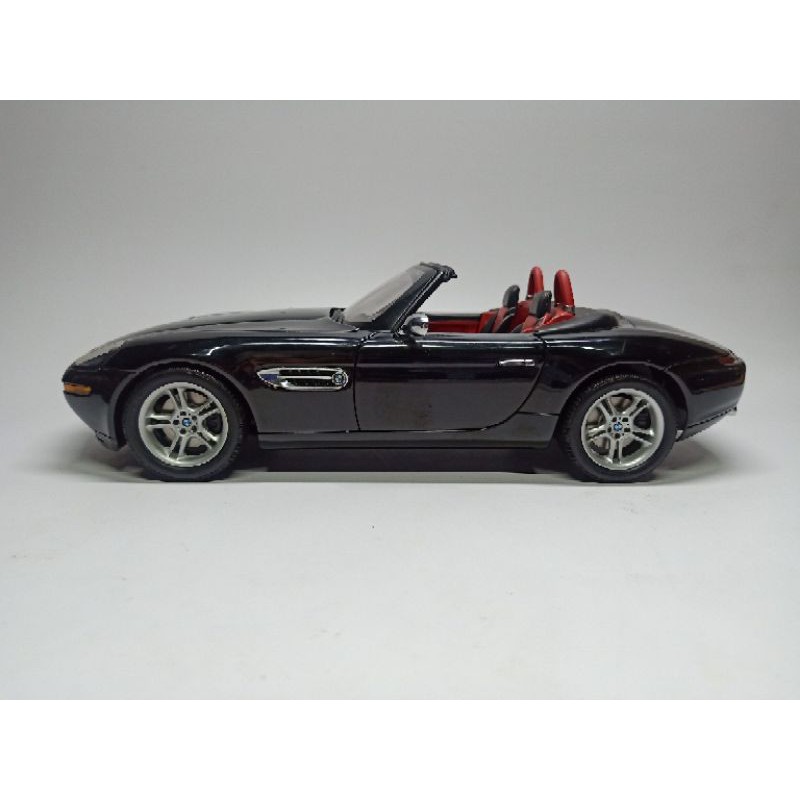 Autoart Bmw Z8 1 18 1 18 007同款 Kyosho參考 蝦皮購物