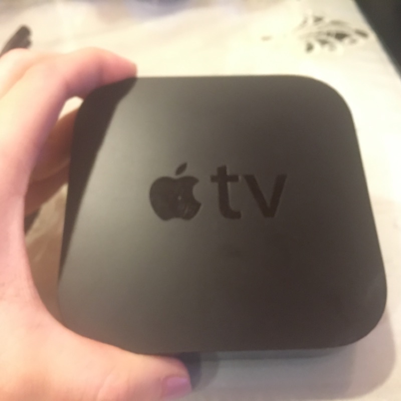 Apple TV 第三代 包含電源線 遙控器 還另外附贈HDMI 線 包裝盒已丟