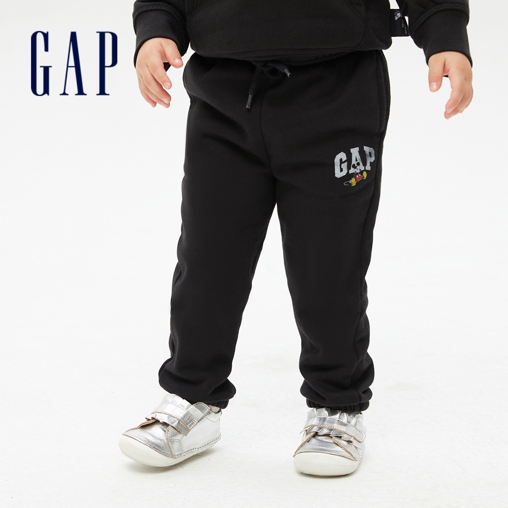 Gap 幼童裝 Gap x Disney迪士尼聯名 Logo刷毛棉褲-黑色(774451)