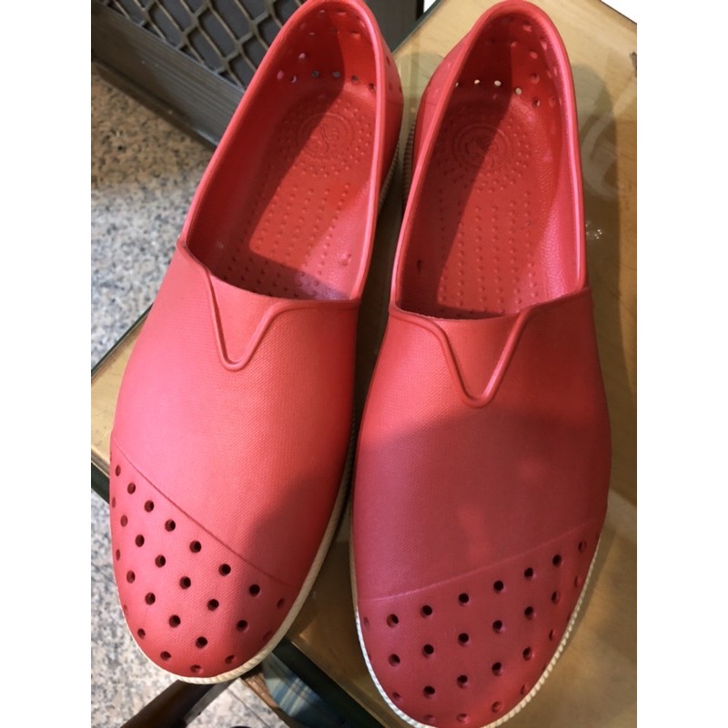 (保留）Native全新紅色10號男防水休閒鞋