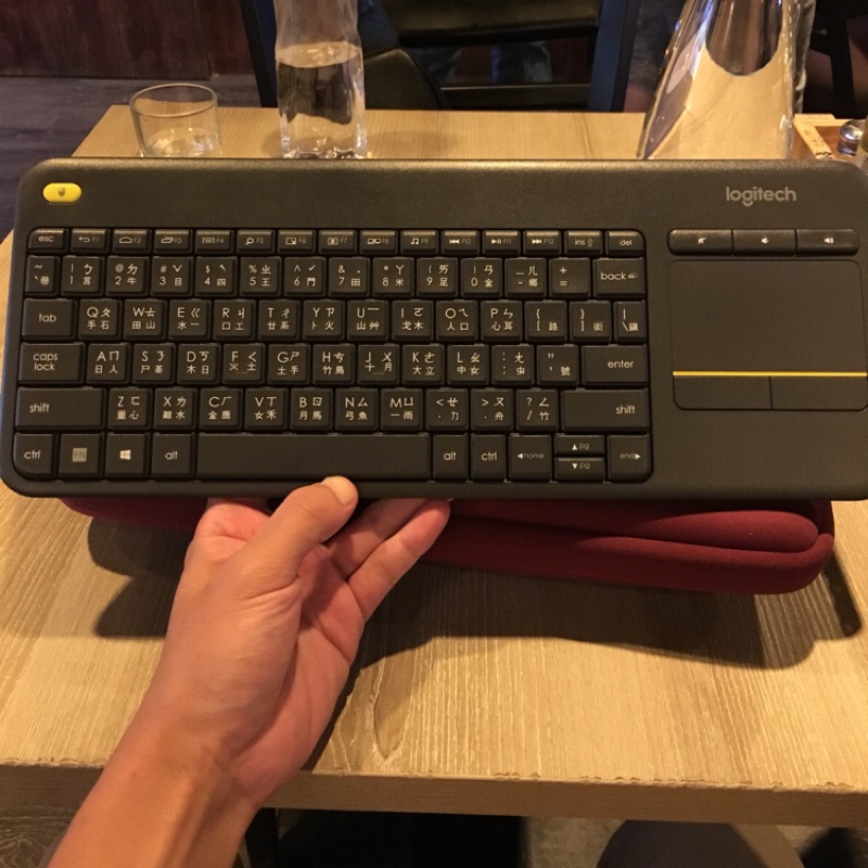 羅技 超輕無線鍵盤觸控板 Logitech K400 plus(+)