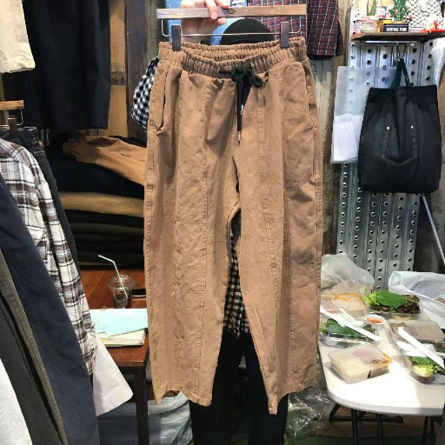 找到了服飾工作室 2018-1月號 韓國Needles風格 3D筒狀水洗棉經點HD pants  胡桃色