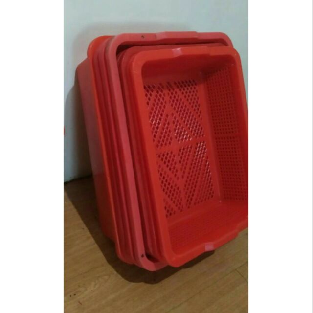 二手收納籃  塑膠籃 （長方型）～1個35元（有紅色2個，綠色1個）
