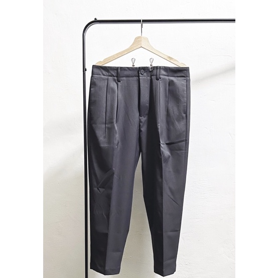 [二手衣物]plain-me COP3563西裝料錐型長褲Billy pants 比例神褲 深灰 L
