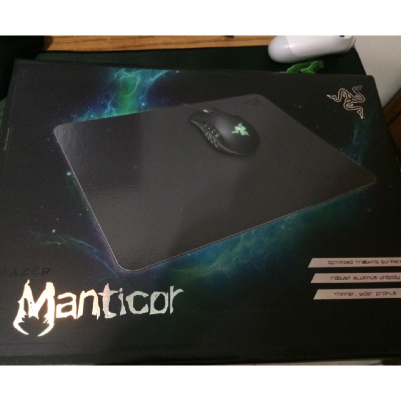 Razer Manticor 硬式鋁質滑鼠墊