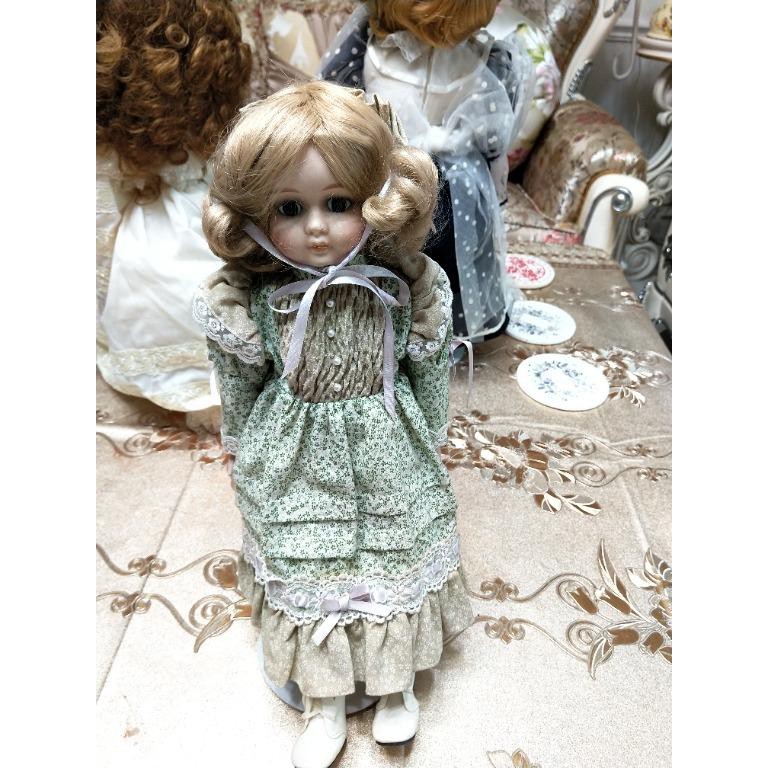 二手西洋復古陶瓷娃娃(綠衣捲髮)