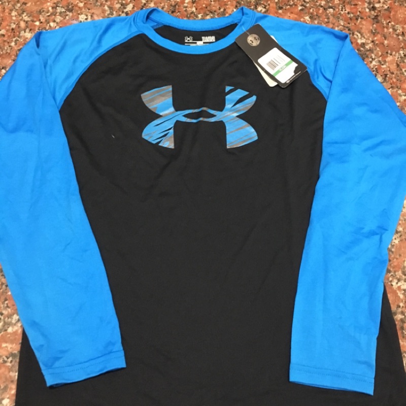👉降價囉👈全新UA -Under Armour hear gear男童 YLG 上衣
