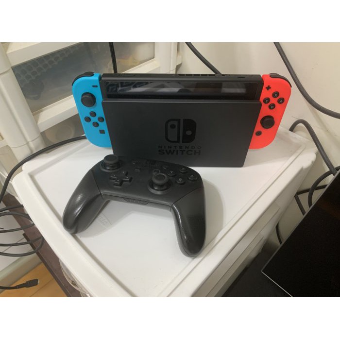 二手 近全新 Nintendo 任天堂 Switch 公司貨 + Switch Pro 公司貨  ( 保固中 附發票 )