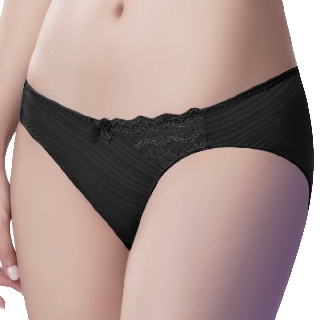 SWEAR 思薇爾 輕沁舒系列M-XL蕾絲低腰三角內褲(黑色)