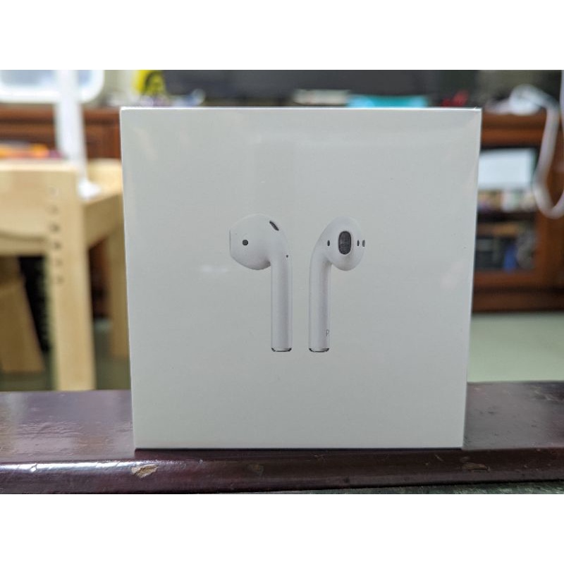 Airpods 2代搭配充電盒  台灣貨保固內 全新未拆 A2031 A2032