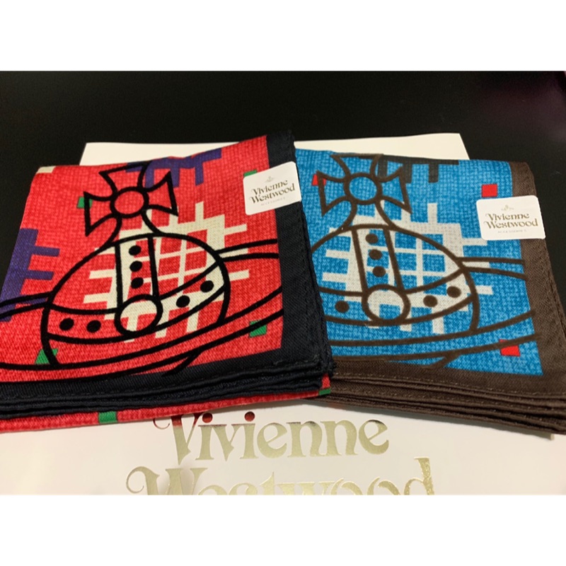 ╭☆°水水私貨舖☆°╮【Vivienne Westwood】全新真品 刺繡大星球 手帕(附品牌包裝禮袋)~新品